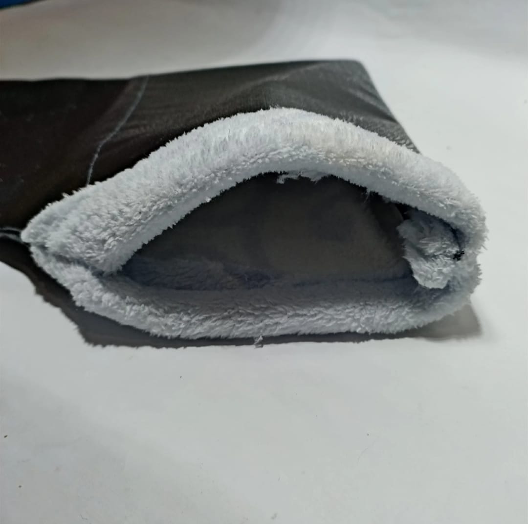 Mokshith Portable Mini Cigarette Ashtray – Handheld, Easy to Clean, Compact Design for Travel, Home, Office, and Car Use