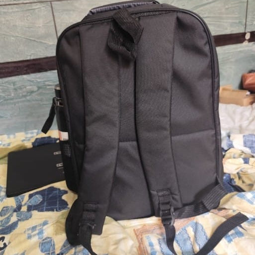 School Bags For Boys And Girls Waterproof Multi Compartment Student Backpacks Durable Quality For Daily School Use(Random color)